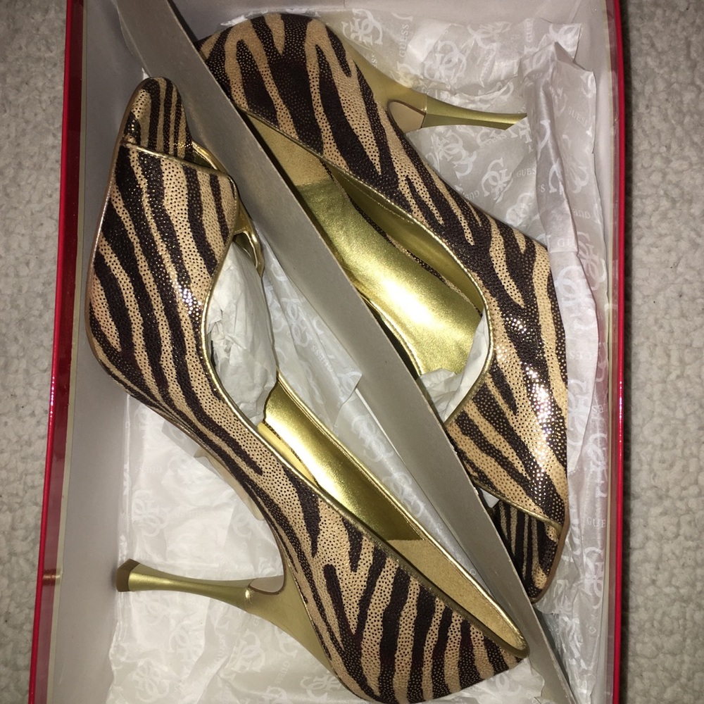 Guess by Marciano